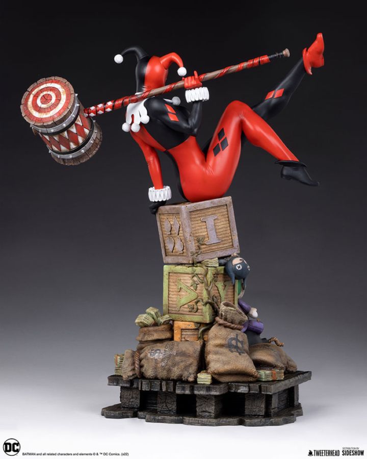 DC Comics - Harley Quinn 1:4 Scale Maquette