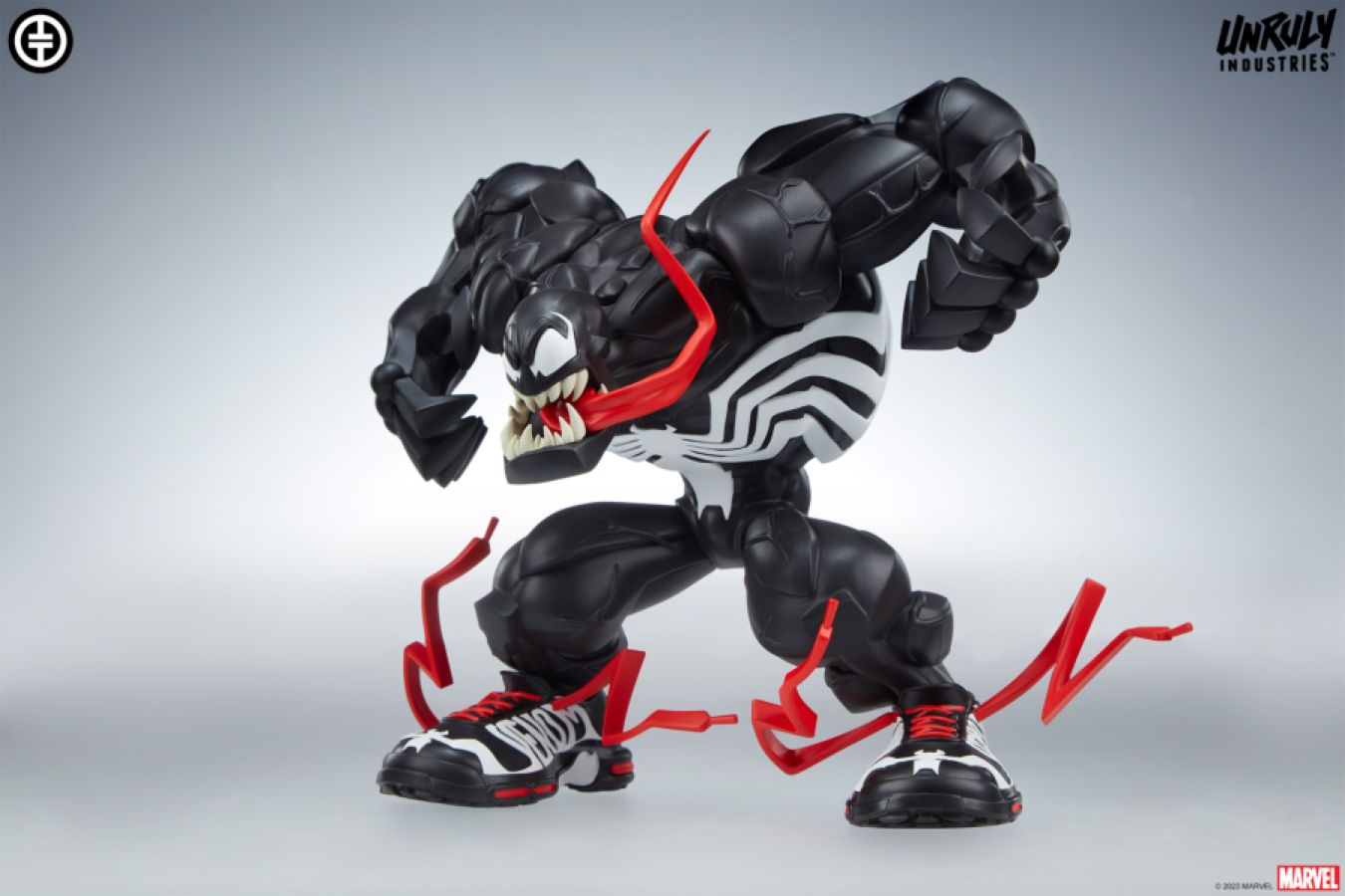 Spider-Man - Venom Designer Statue