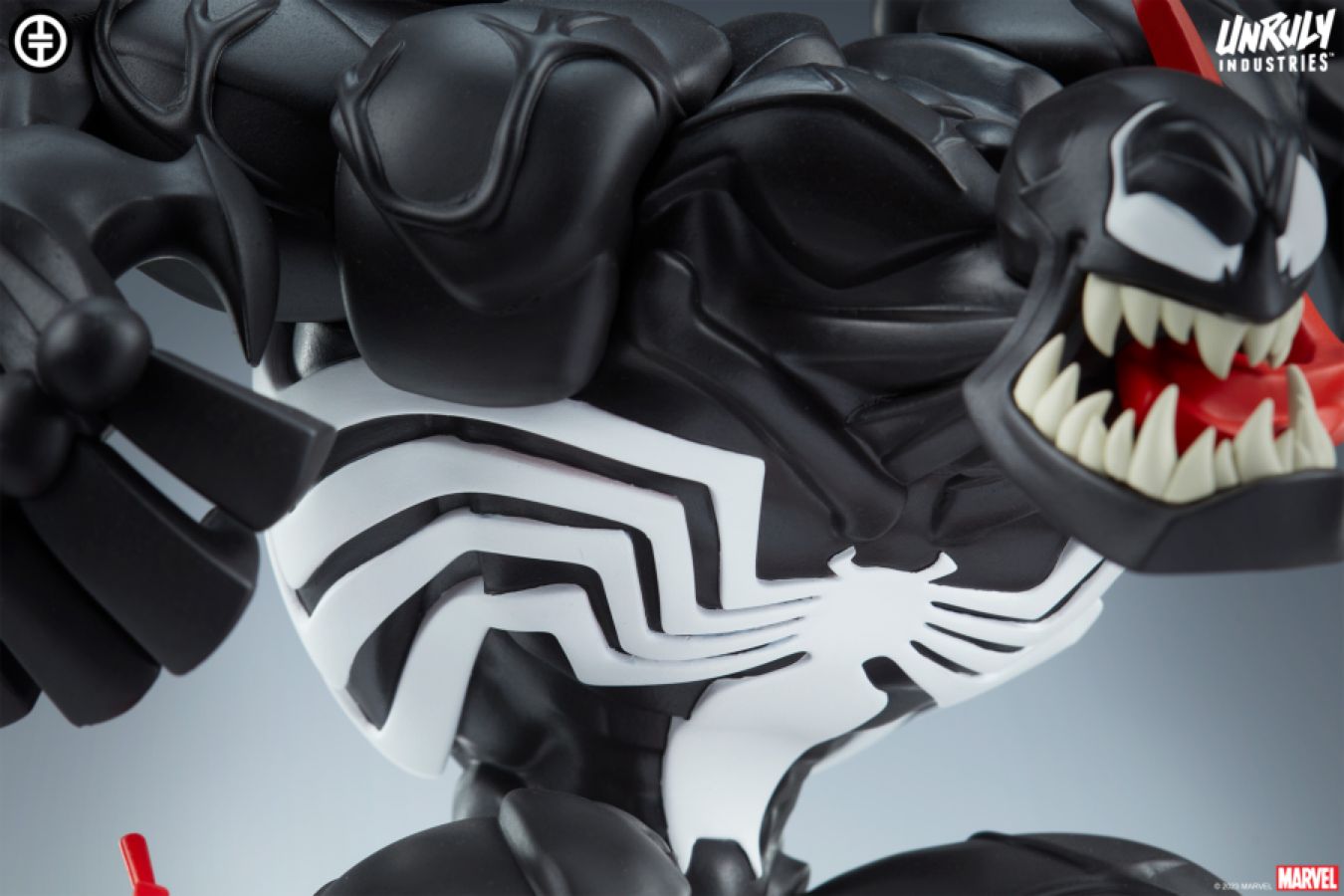 Spider-Man - Venom Designer Statue