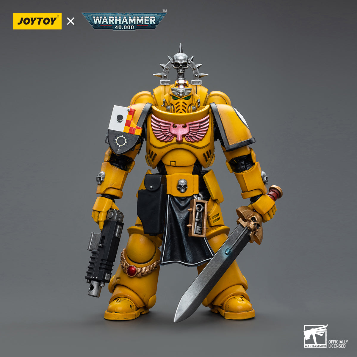Warhammer Collectibles: 1/18 Scale Imperial Fists Lieutenant with Power Sword