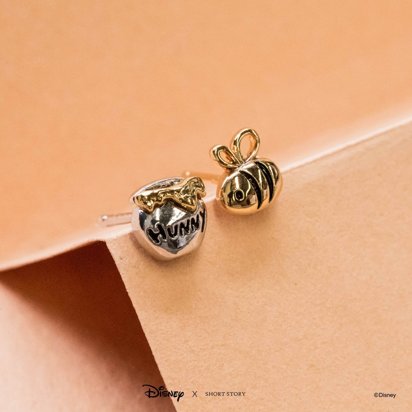 Disney Earring Honey Pot and Bee