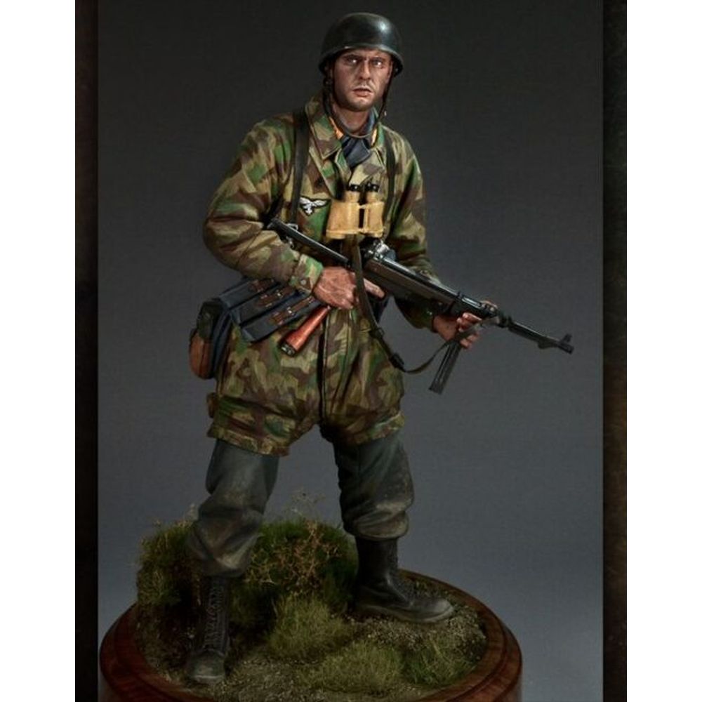 Pegaso Models - Fallschirmjager Statue 200mm