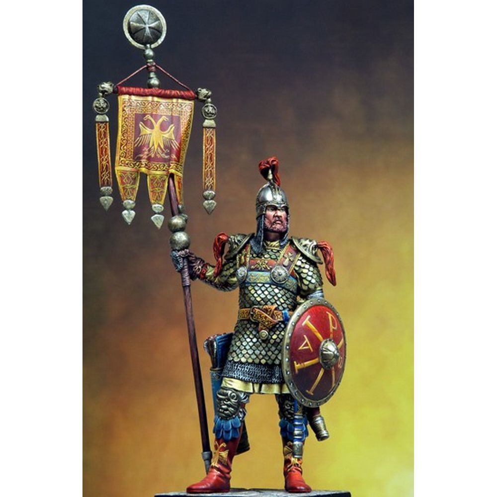 Pegaso Models - Byzantine Standard Bearer 75mm on foot CLASSICS