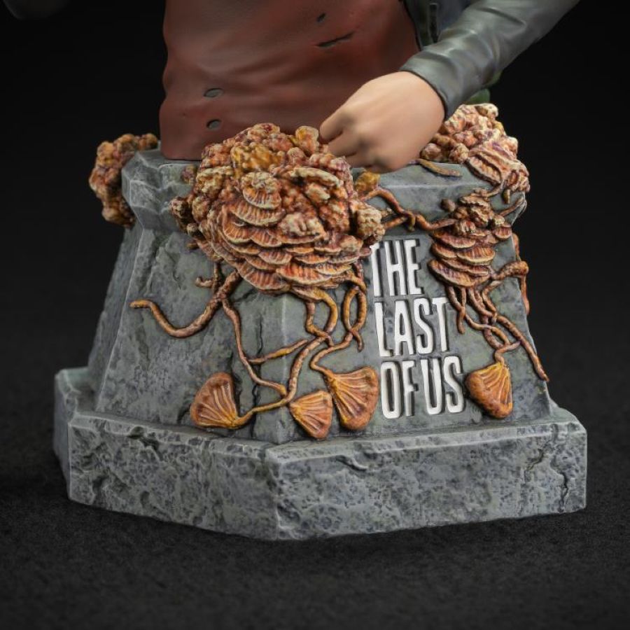 The Last of Us - Ellie with Handgun Bust