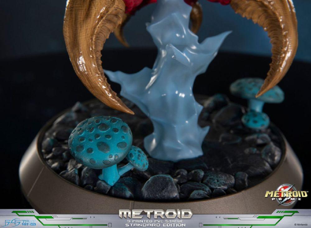 Metroid Prime - Metroid 9" PVC Statue
