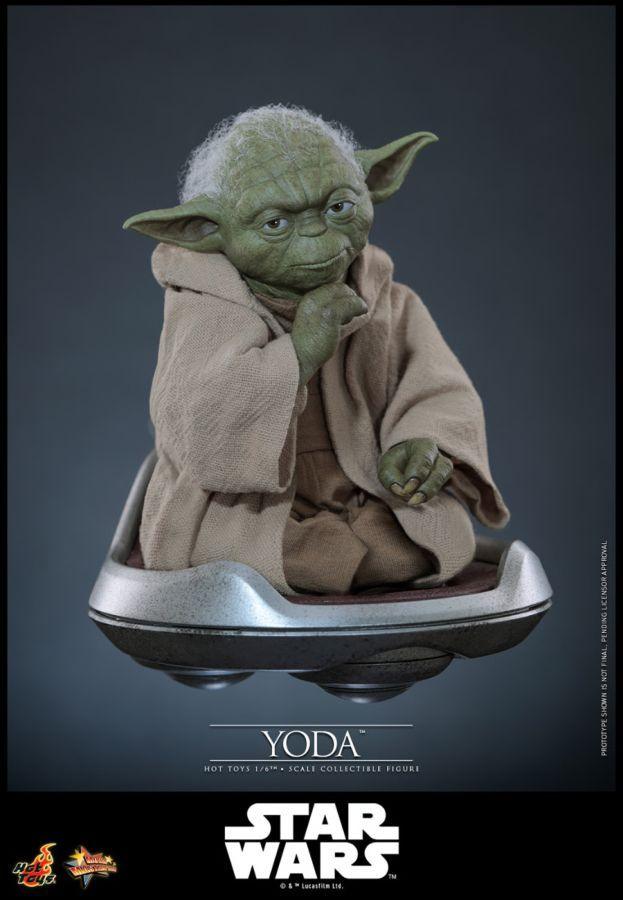 Star Wars - Yoda 1:6 Scale Collectable Action Figure