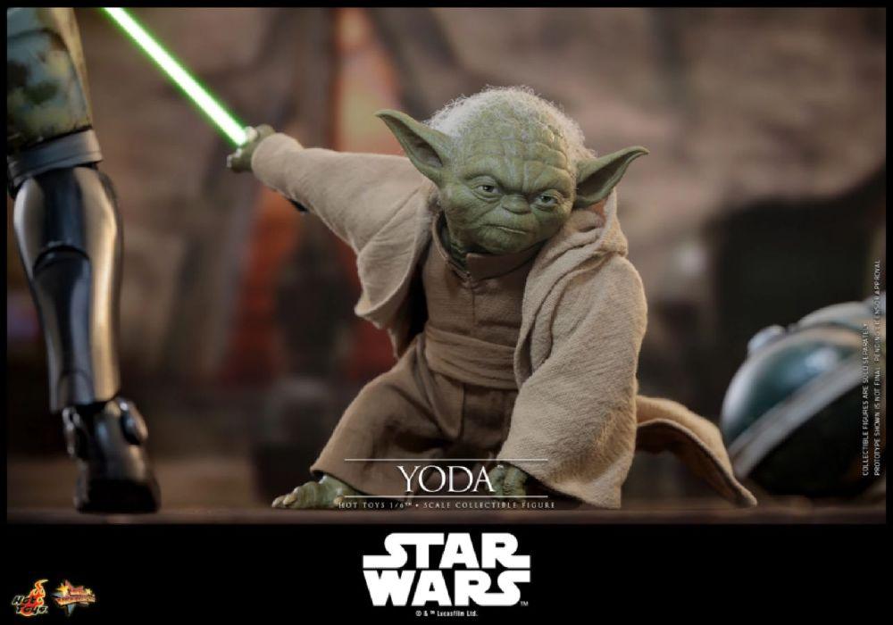 Star Wars - Yoda 1:6 Scale Collectable Action Figure