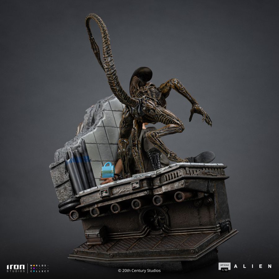 Alien 3 - Ripley & Dog Alien 1:10 Scale Statue