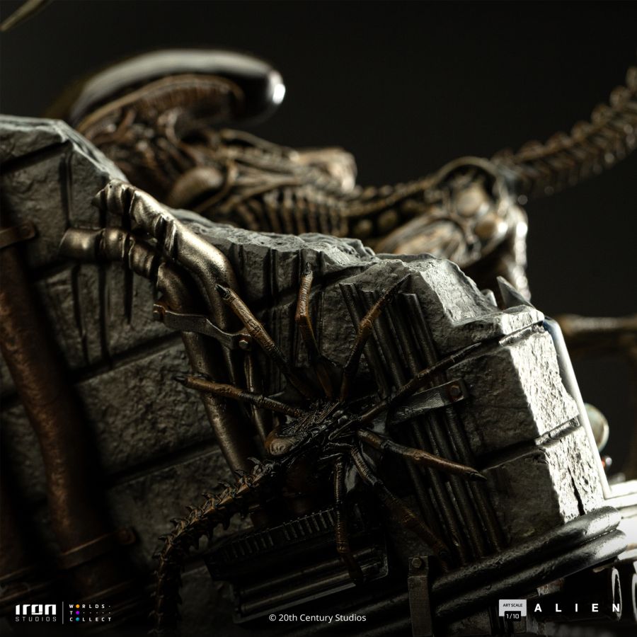 Alien 3 - Ripley & Dog Alien 1:10 Scale Statue