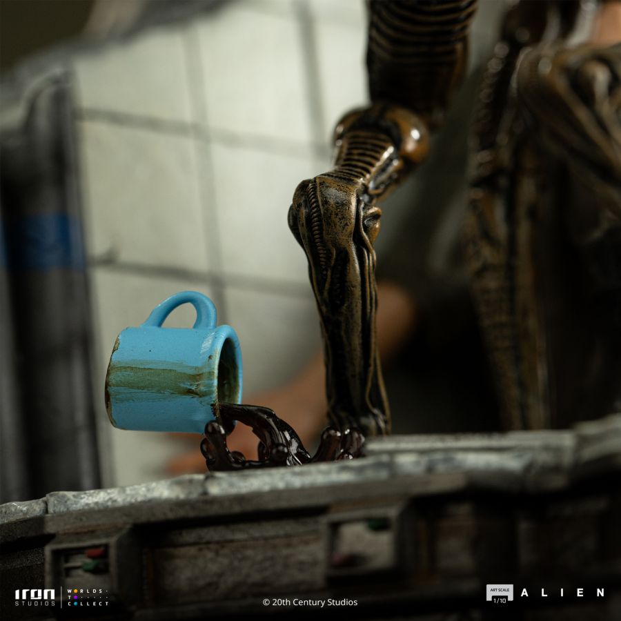 Alien 3 - Ripley & Dog Alien 1:10 Scale Statue