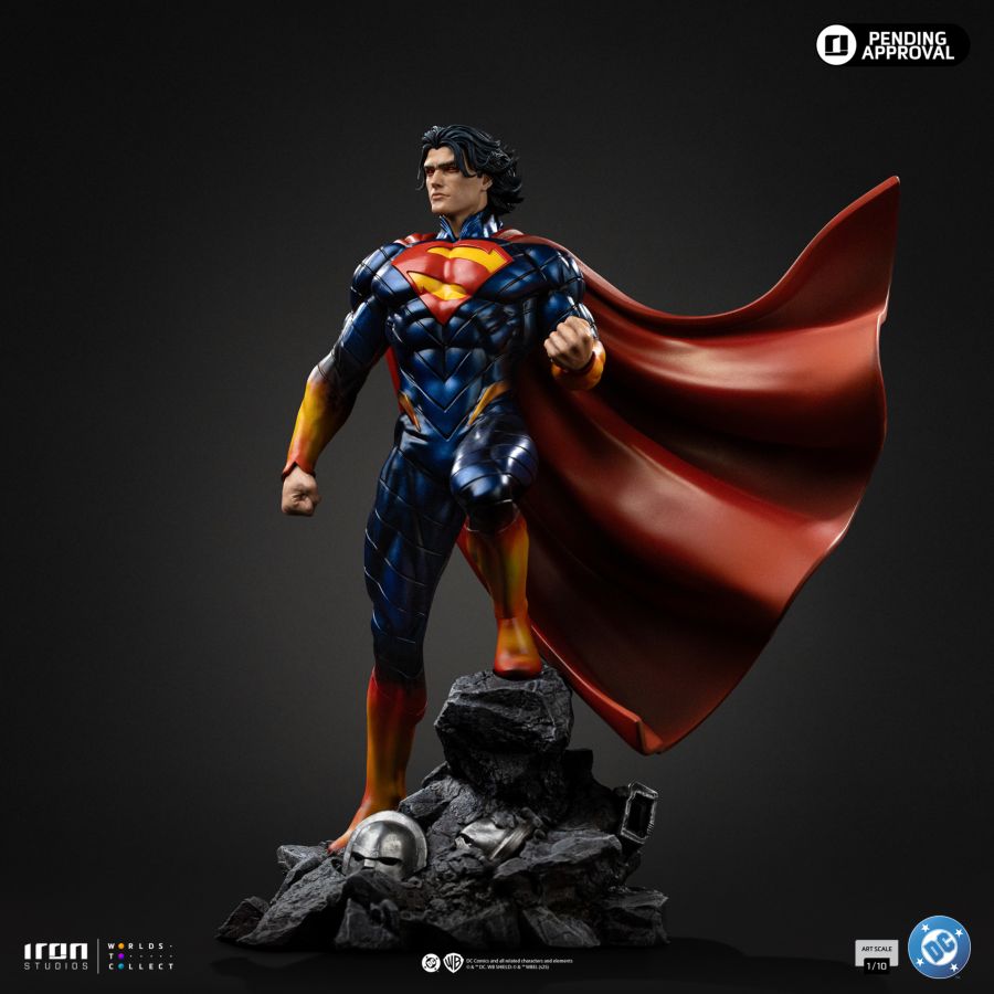 DC Comics - Superman Absolute 1:10 Scale Statue