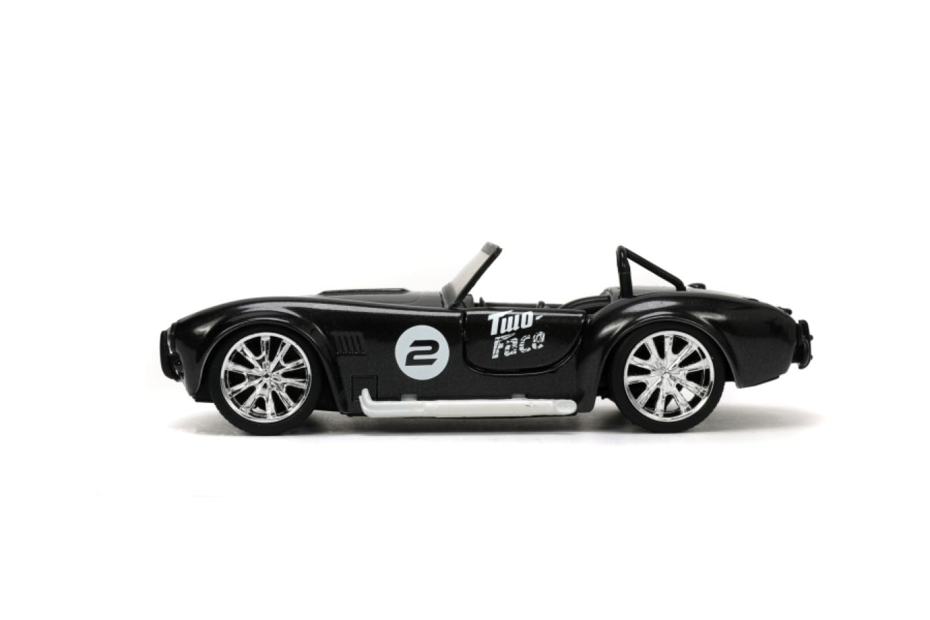 Batman (comics) - 1965 Shelby Cobra with Two-Face Figure 1:32 Scale