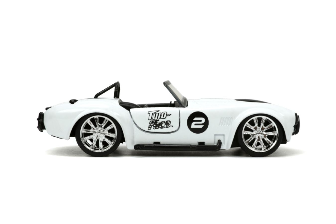 Batman (comics) - 1965 Shelby Cobra with Two-Face Figure 1:32 Scale