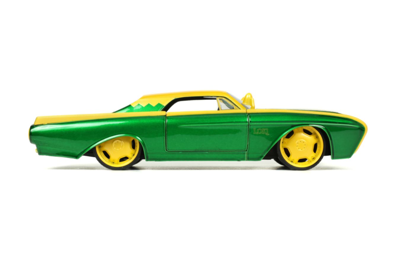 Marvel Comics - Loki & 1963 Ford Thunderbird 1:24 Scale