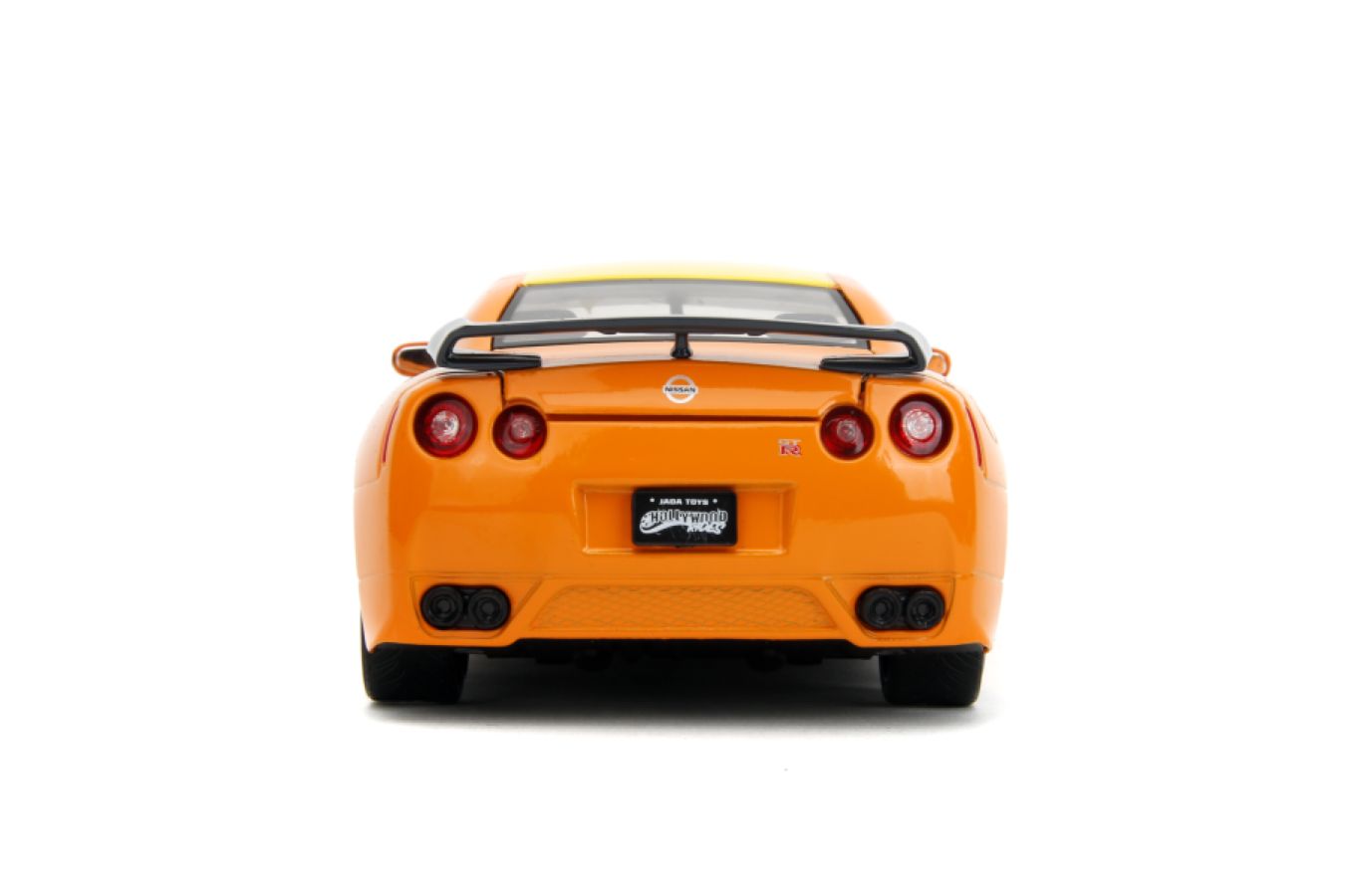 Naruto - Nissan GT-R R35 (2009) 1:24 Scale with Naruto Figure Hollywood Rides Diecast Vehicle