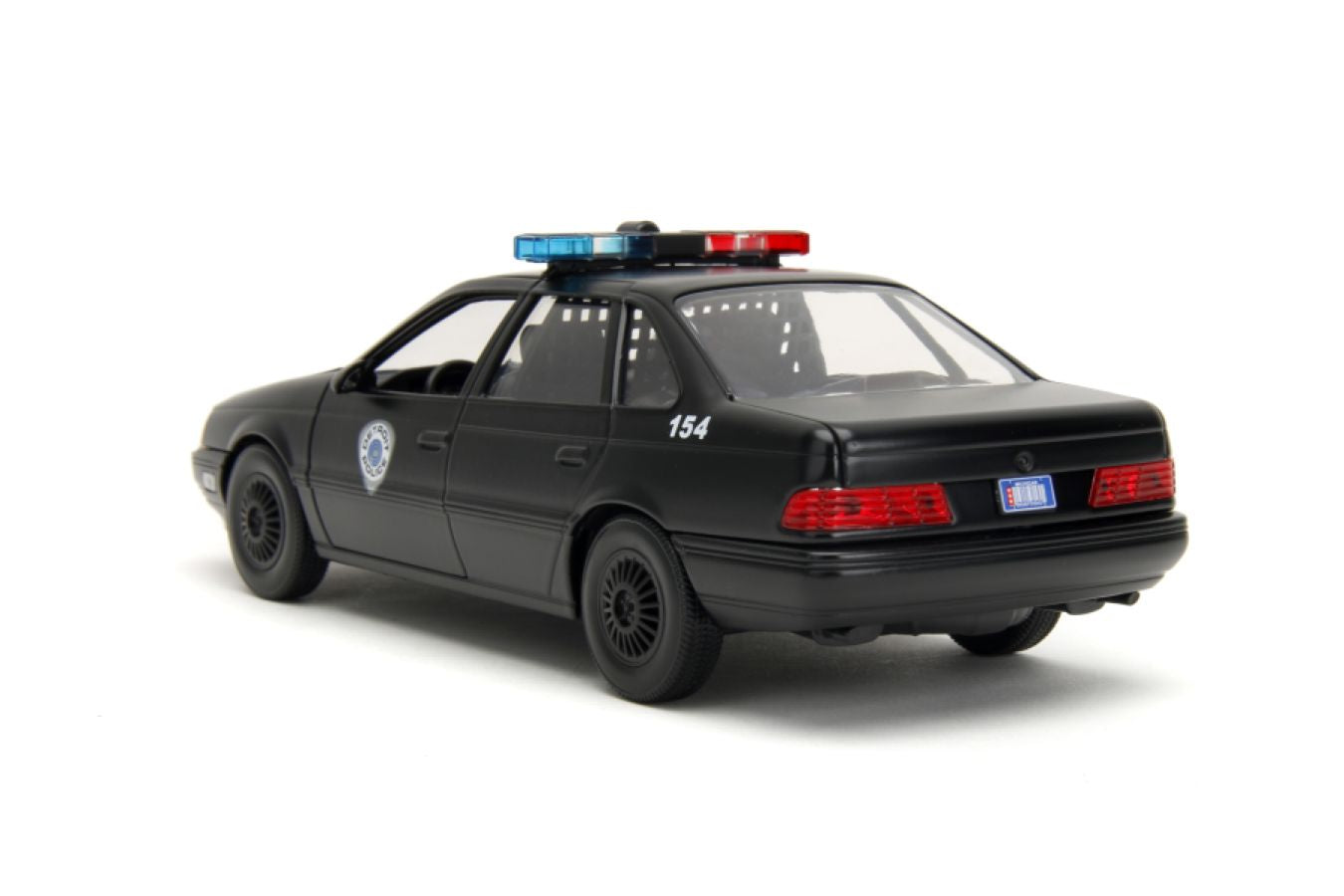 Robocop - 1986 Ford Taurus with Robocop 1:24 Scale Set