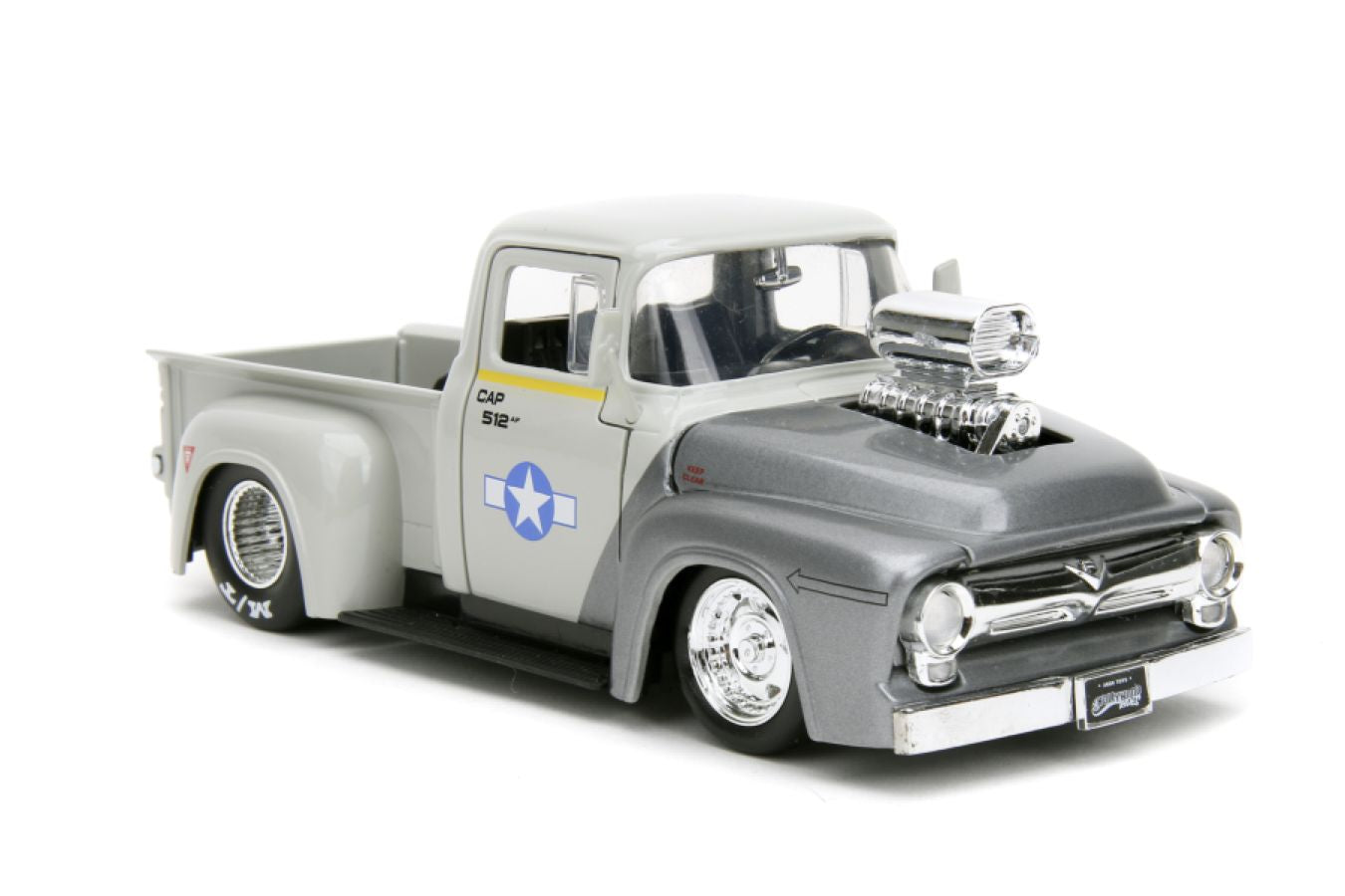 Street Fighter - Ford F-100 (1956) 1:24 with Guile Figure Hollywood Rides Diecast Vehicle
