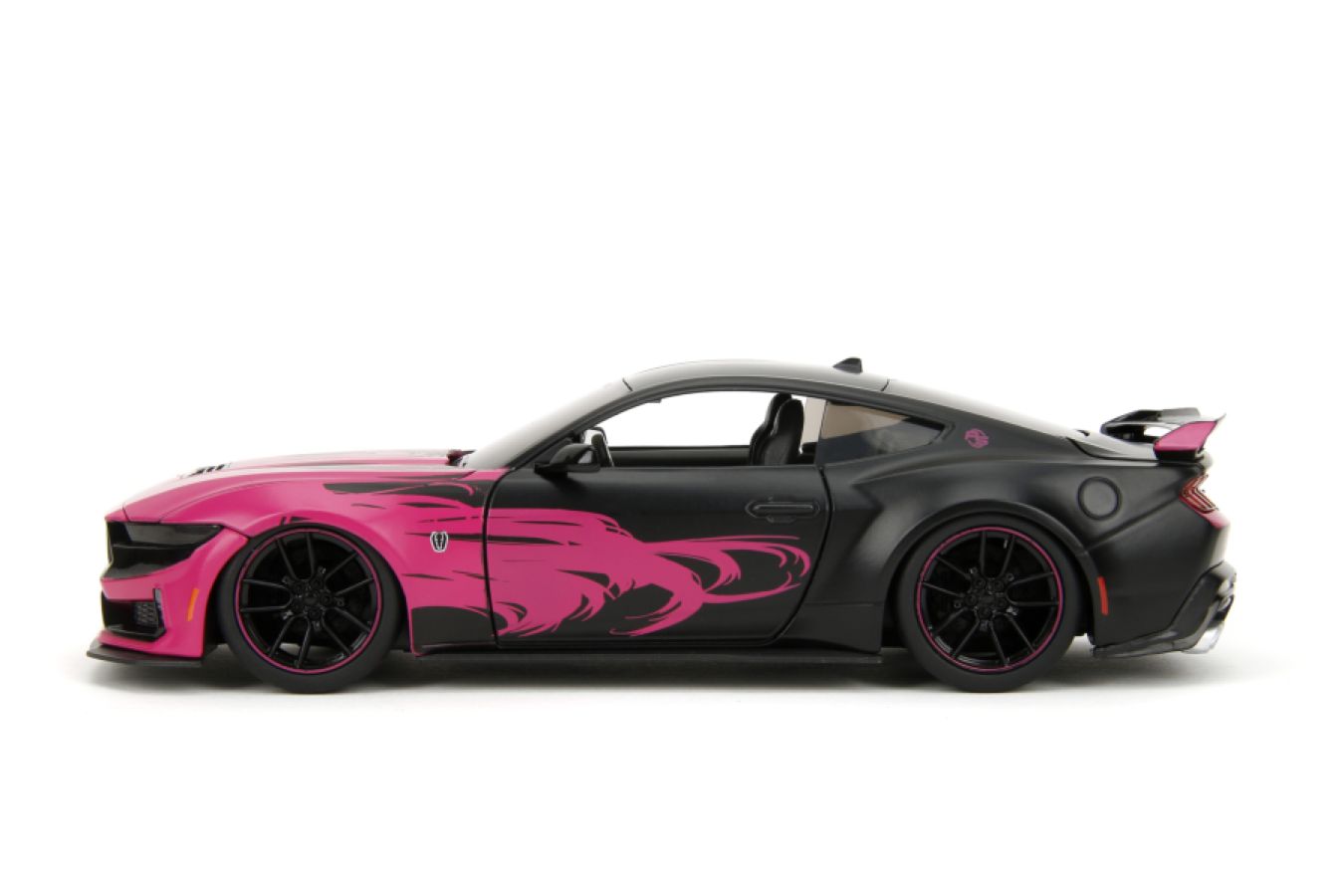 Pink Slips - 2024 Ford Mustang Dark Horse 1:24 Scale Diecast Vehicle
