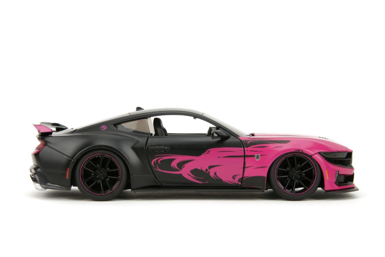 Pink Slips - 2024 Ford Mustang Dark Horse 1:24 Scale Diecast Vehicle