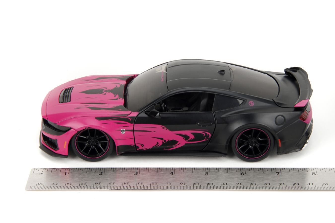 Pink Slips - 2024 Ford Mustang Dark Horse 1:24 Scale Diecast Vehicle