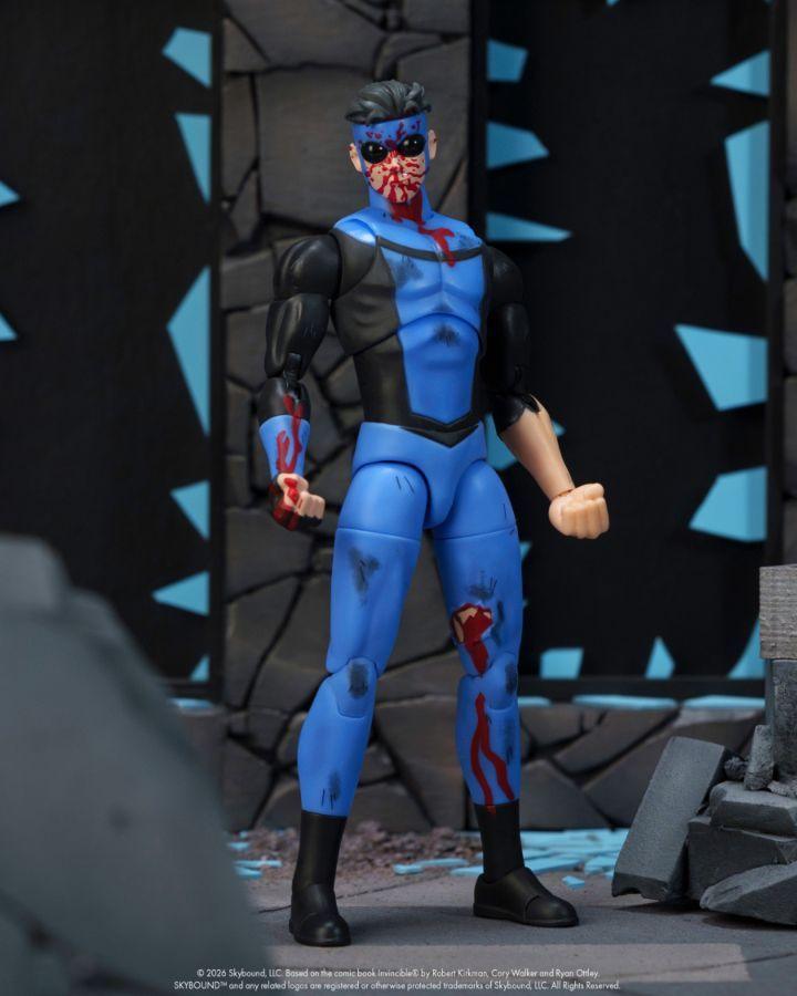 Invincible (TV) - Invincible (Bloody) SDCC Exclusive 1:12 Action Figure