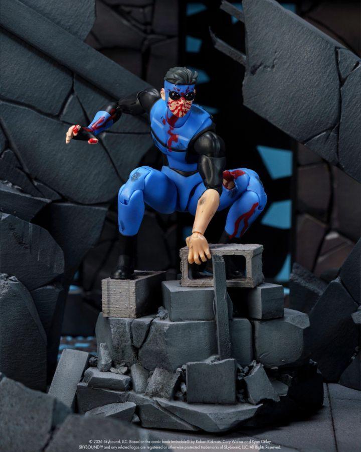 Invincible (TV) - Invincible (Bloody) SDCC Exclusive 1:12 Action Figure