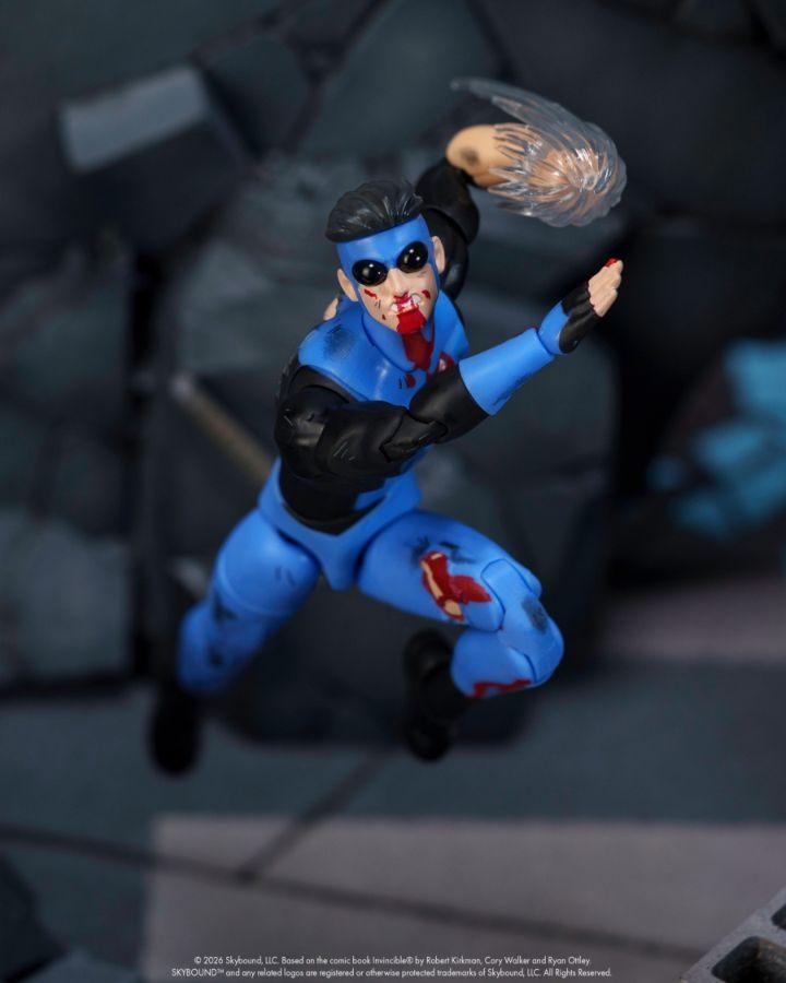 Invincible (TV) - Invincible (Bloody) SDCC Exclusive 1:12 Action Figure