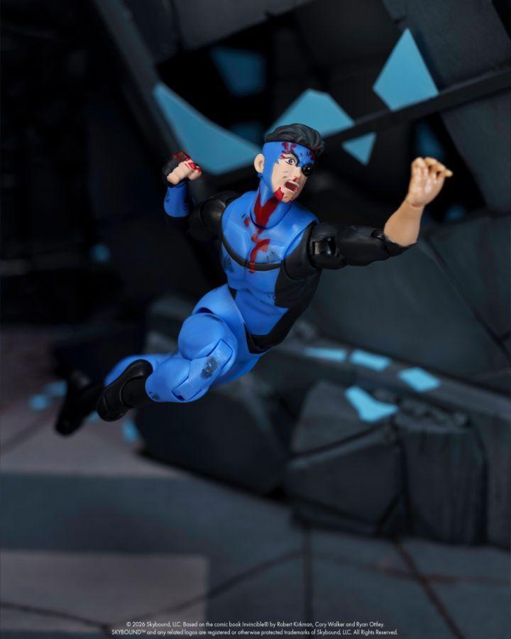 Invincible (TV) - Invincible (Bloody) SDCC Exclusive 1:12 Action Figure