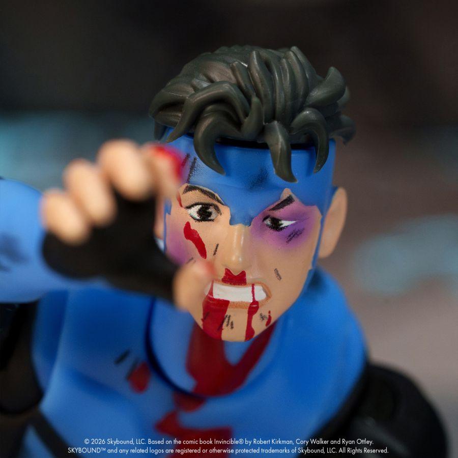 Invincible (TV) - Invincible (Bloody) SDCC Exclusive 1:12 Action Figure