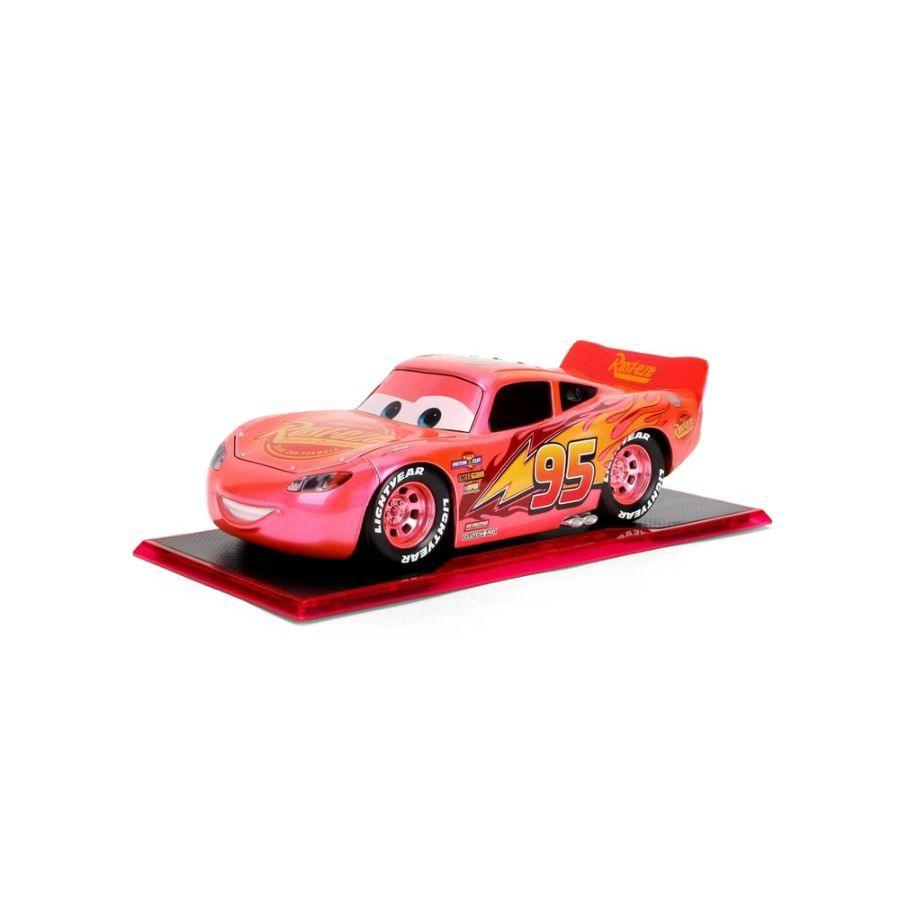 Pink Slips - 1:24 Cars Lightning McQueen Diecast Vehicle