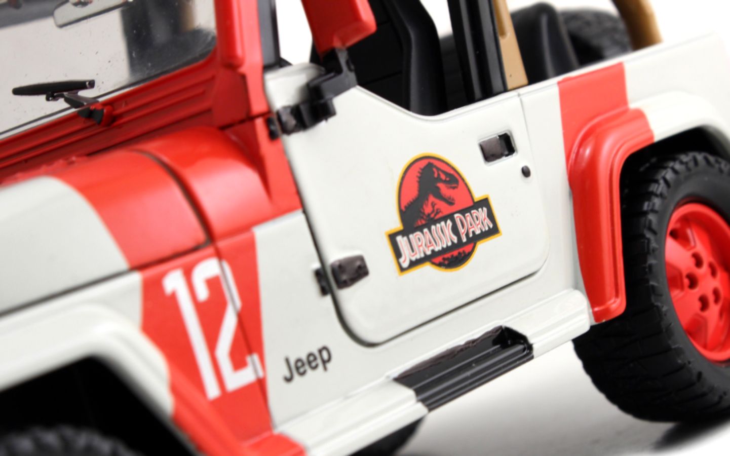 Jurassic World - '92 Jeep Wrangler 1:24 Scale Hollywood Ride