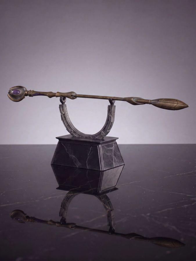 Stargate - Ma'tok Staff Scale Replica