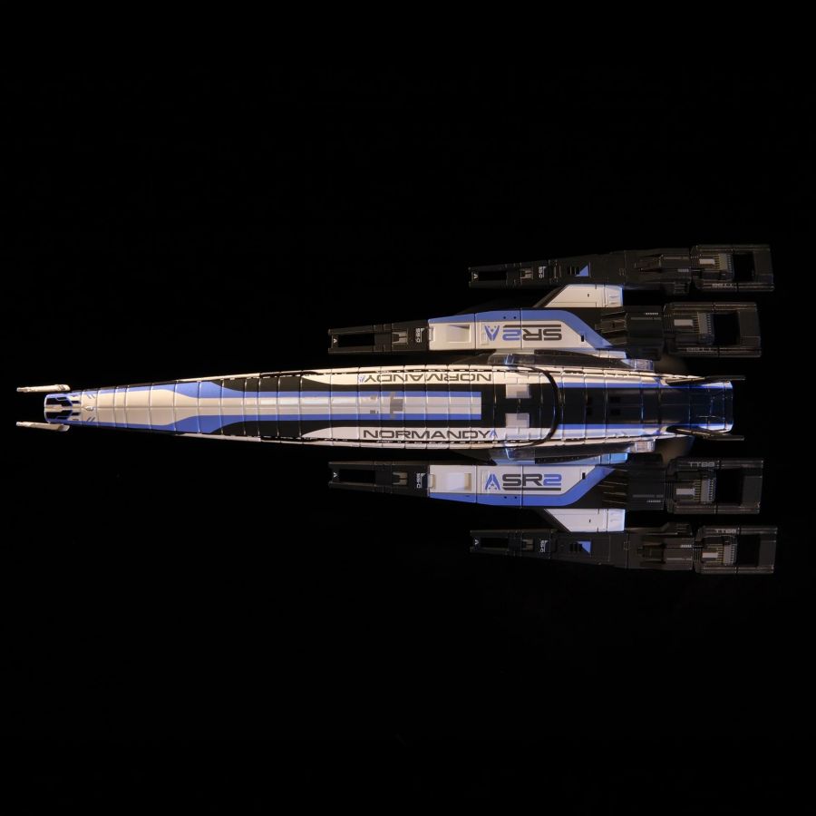 Mass Effect 3 - Normandy SR-2 Die-cast Space Ship