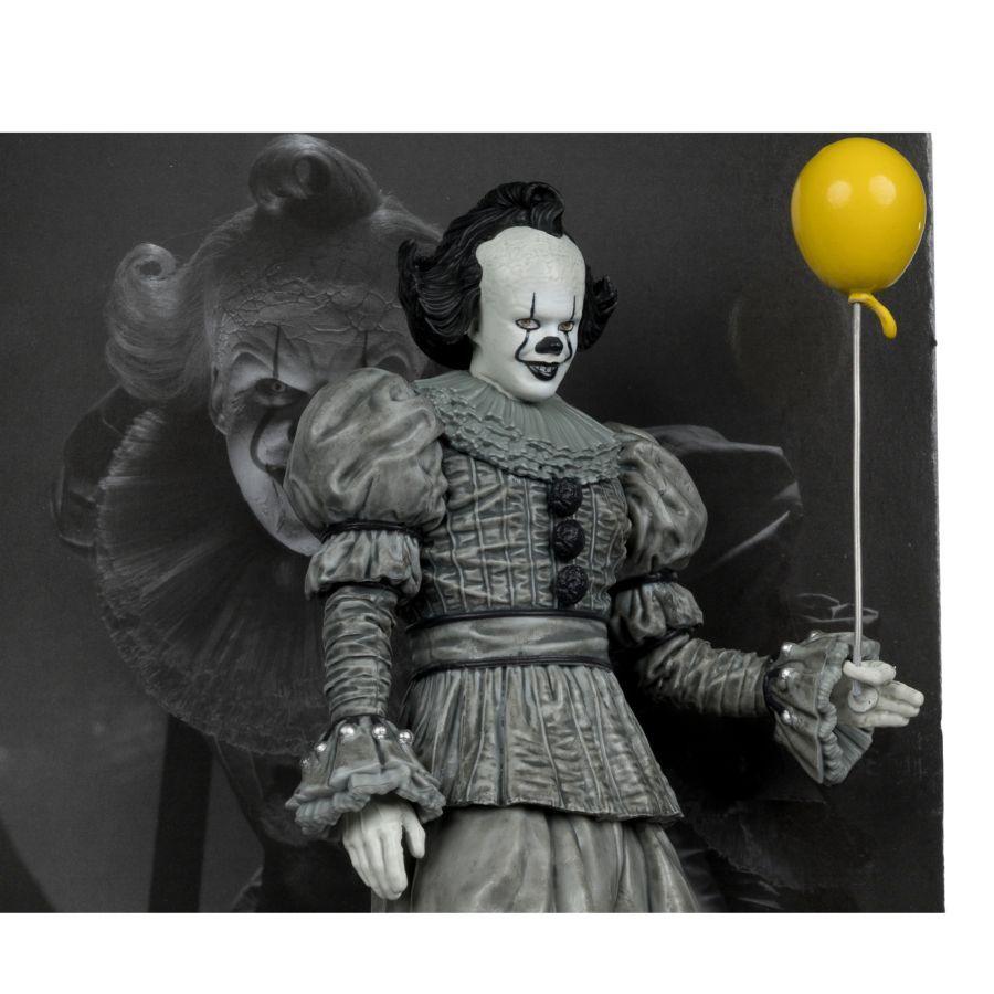 Welcome to Derry - Pennywise (Black & White) Movie Maniacs 6" Posed Figure