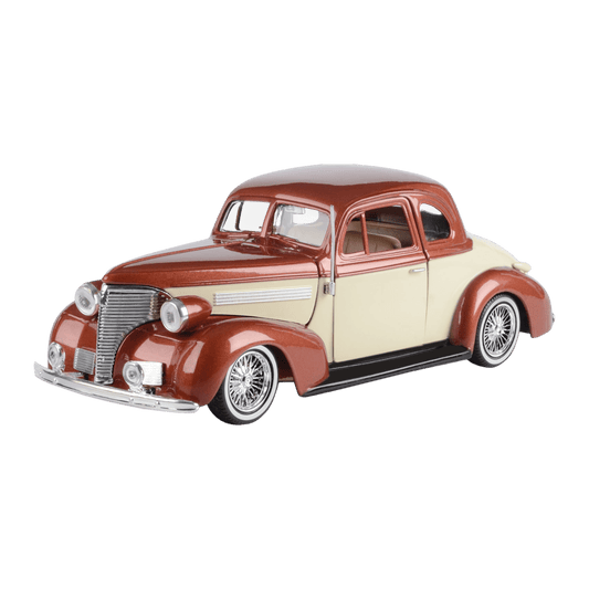 Kult Klassics -1:24 1939 Chevrolet Coupe