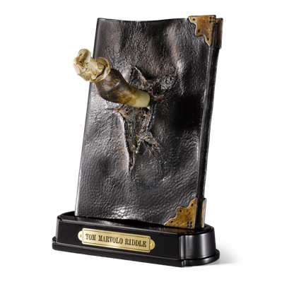 Harry Potter - Tom Riddle Diary & Basilisk Fang Replica