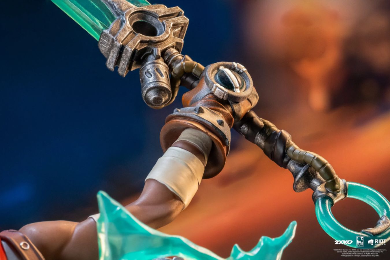 2XKO - Ekko & Ahri 1:10 Scale Diorama