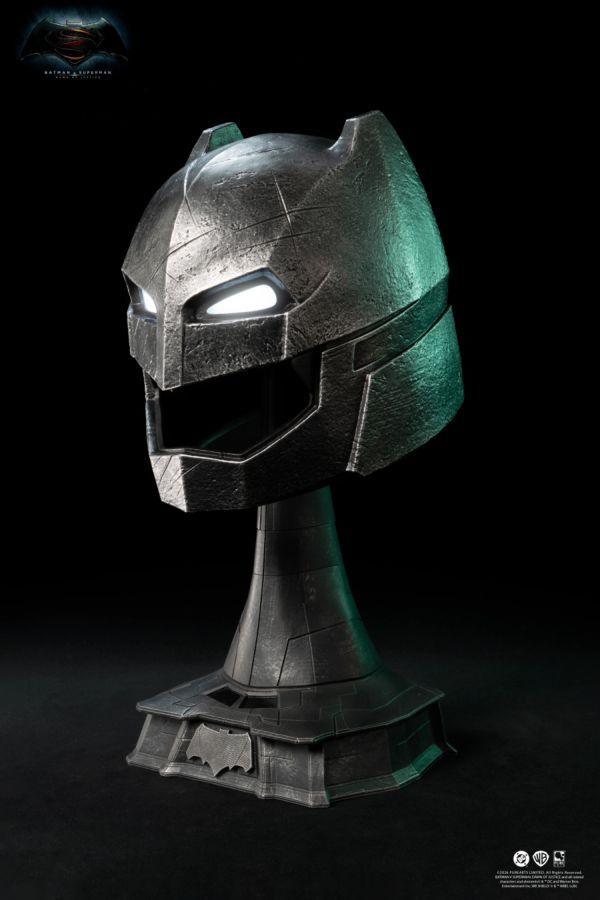 Batman v Superman: Dawn of Justice - Armored Batman Helmet Replica
