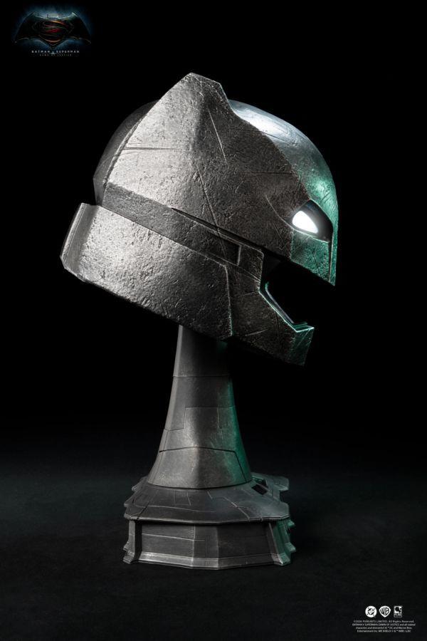 Batman v Superman: Dawn of Justice - Armored Batman Helmet Replica