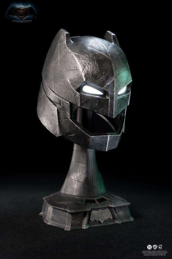 Batman v Superman: Dawn of Justice - Armored Batman Helmet Replica