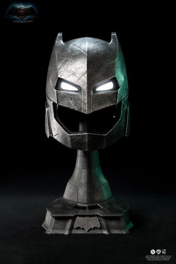 Batman v Superman: Dawn of Justice - Armored Batman Helmet Replica