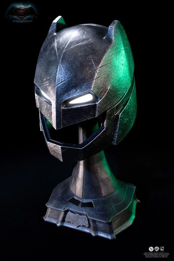 Batman v Superman: Dawn of Justice - Armored Batman Helmet Replica