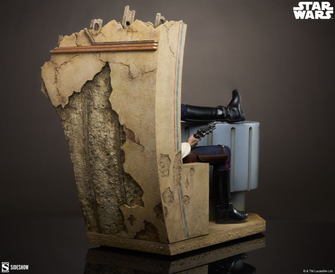 Star Wars - Han Solo: Sorry About the Mess Premium Format Statue