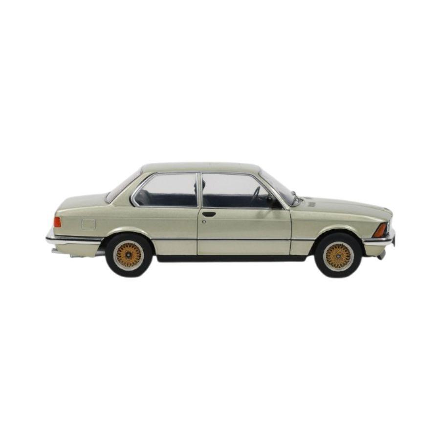 Solido - 1:18 1980 BMW 323i Diecast Vehicle