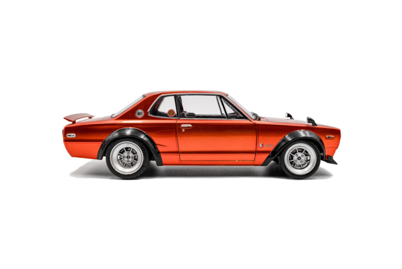 Solido Cars - 1970 Nissan Skyline (C10) Hakosuka Solido Works 1:18 Scale Diecast Vehicle