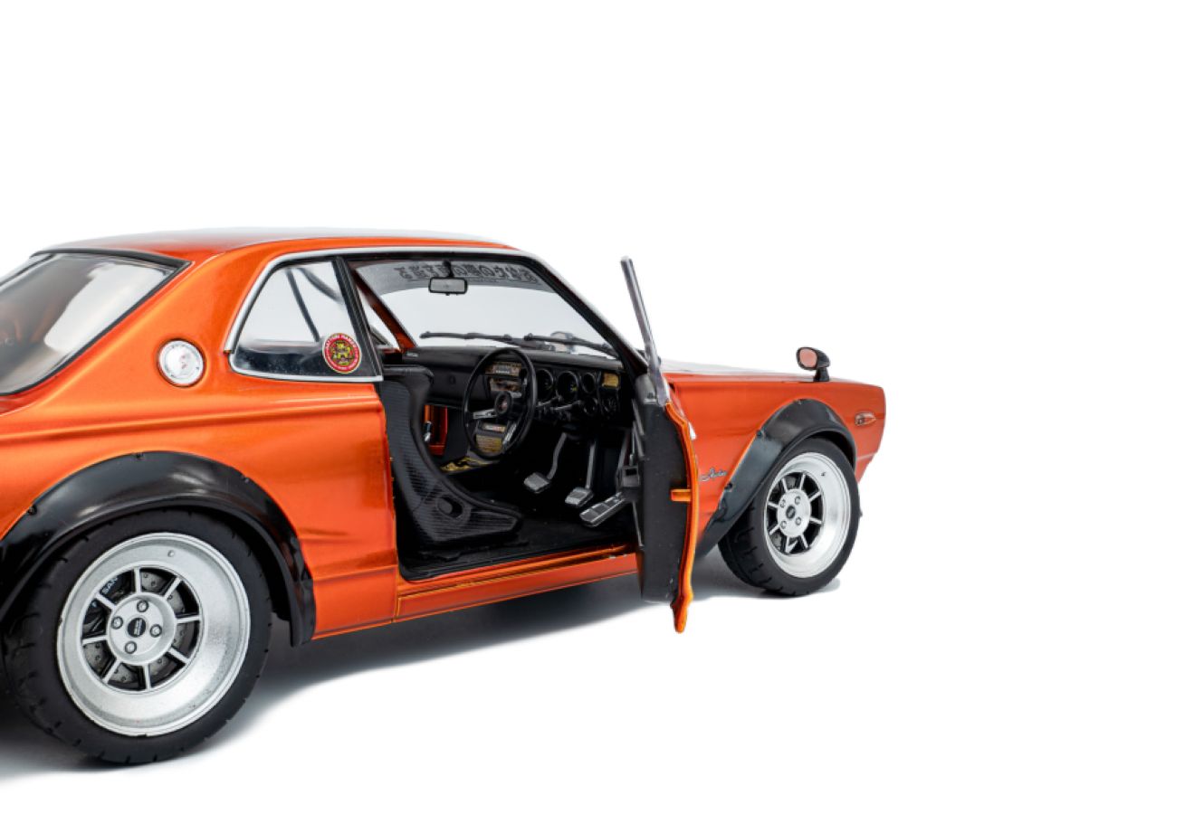 Solido Cars - 1970 Nissan Skyline (C10) Hakosuka Solido Works 1:18 Scale Diecast Vehicle