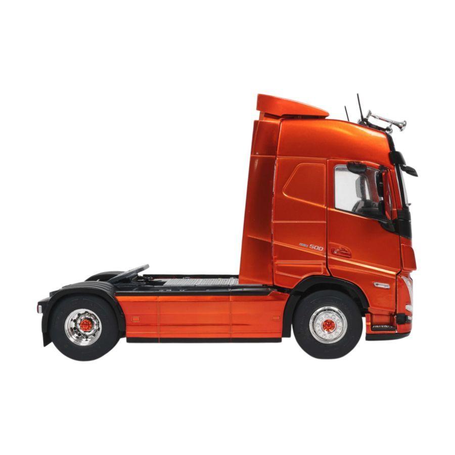 Solido Cars - 1:24 2023 Volvo Trucks FH Globetrotter XL