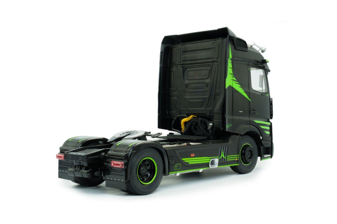Solido Cars - 2021 Mercedes-Benz Actros R5 1:24 Scale Diecast Vehicle