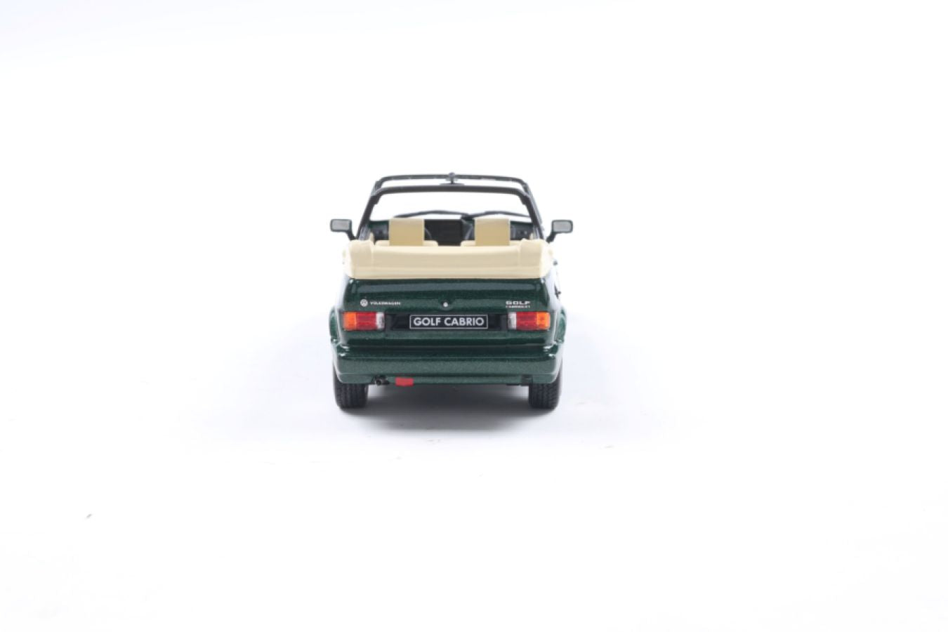 Solido Cars - 1992 Volkswagen Golf Cabrio Classic Line 1:43 Scale Diecast Vehicle