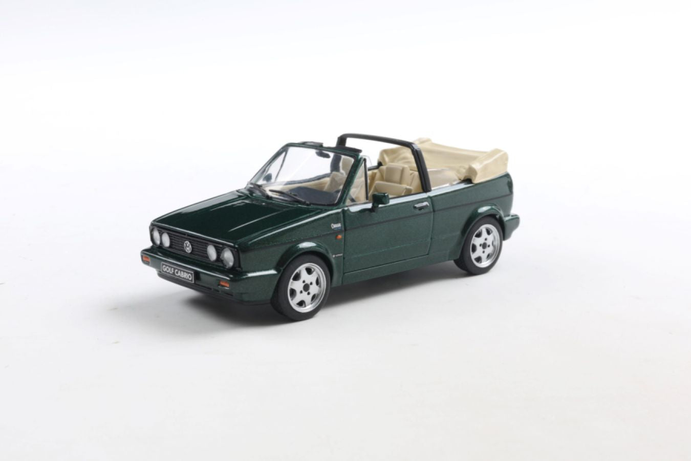 Solido Cars - 1992 Volkswagen Golf Cabrio Classic Line 1:43 Scale Diecast Vehicle